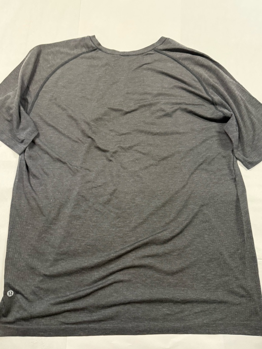 Lululemon Shirt Mens XXL Charcoal Metal Vent Tech Short Sleeve Workout Running - Picture 2 of 6